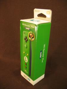Wii Remote Plus Luigi (02)